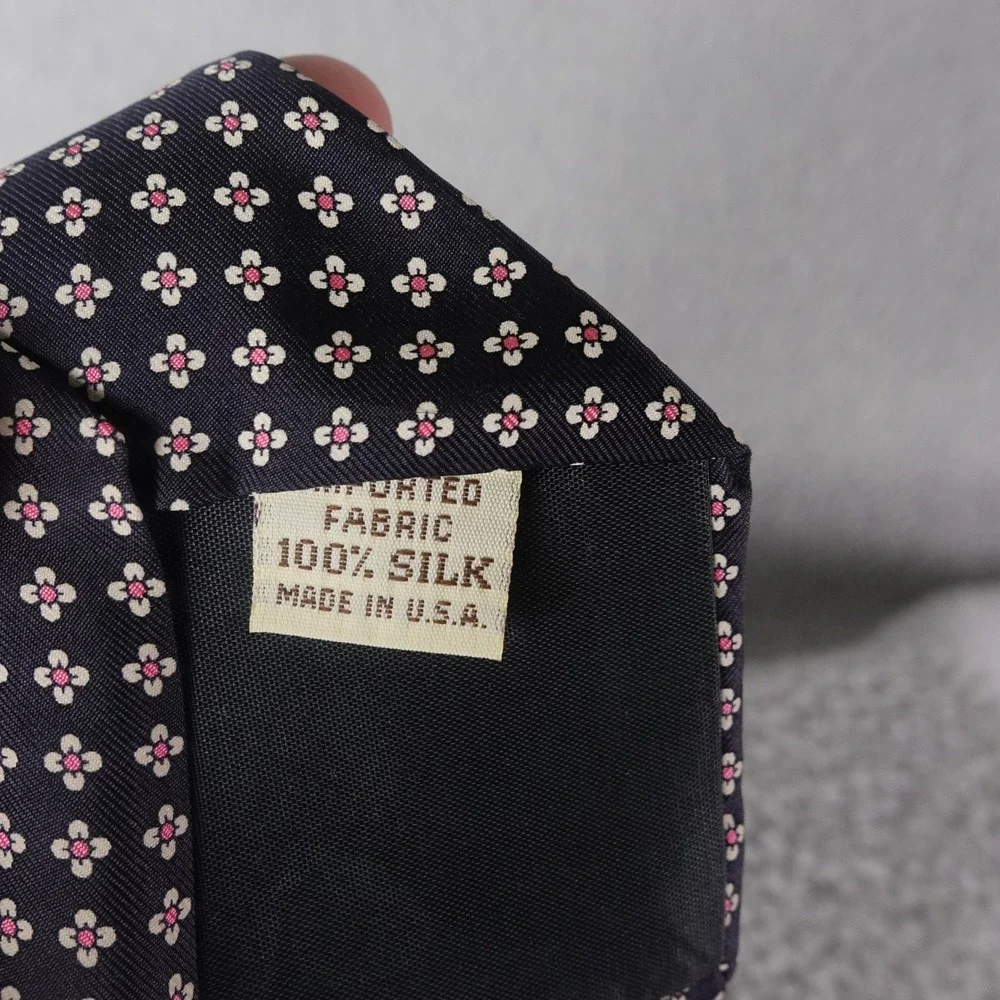 Yves Saint Laurent Mens Silk Tie Navy Blue Pink Floral Geometric Vintage USA - Picture 3 of 4